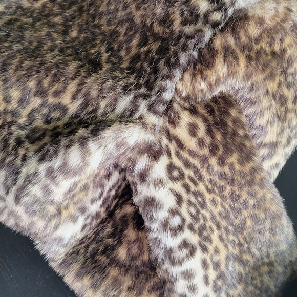Vintage Animal Print  Faux Fur Crop Jacket Made in Japan in Medium - Picture 5 of 7